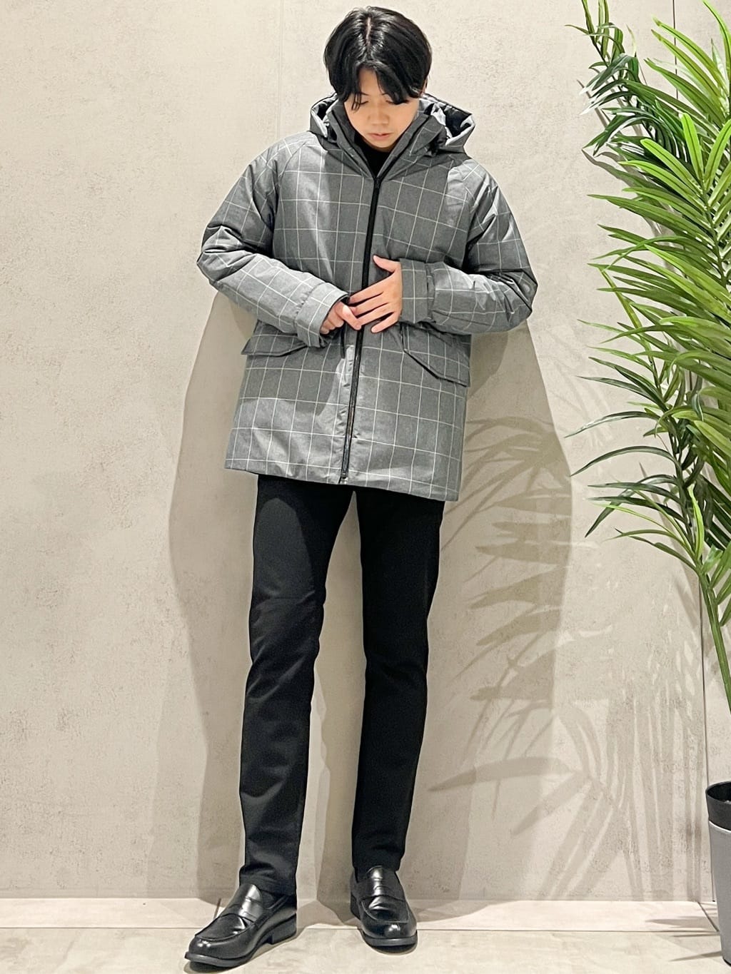 SHI-MAさんの「THE SHOP TK｜【軽くて、暖かい】SORONA／ソロナ 中綿ブルゾン 防風/軽量/洗濯機OK/フード脱着可」を使ったコーディネート