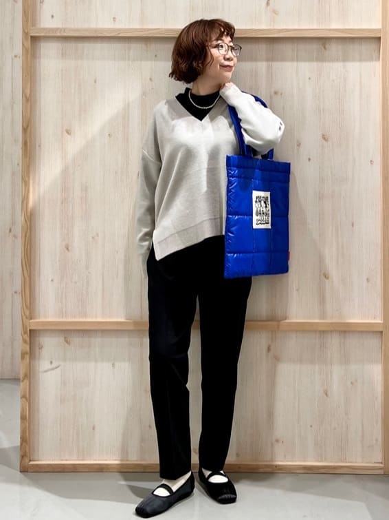 nakoさんの「THE SHOP TK｜【体型カバー】ゆったり サイドスリットニット」を使ったコーディネート