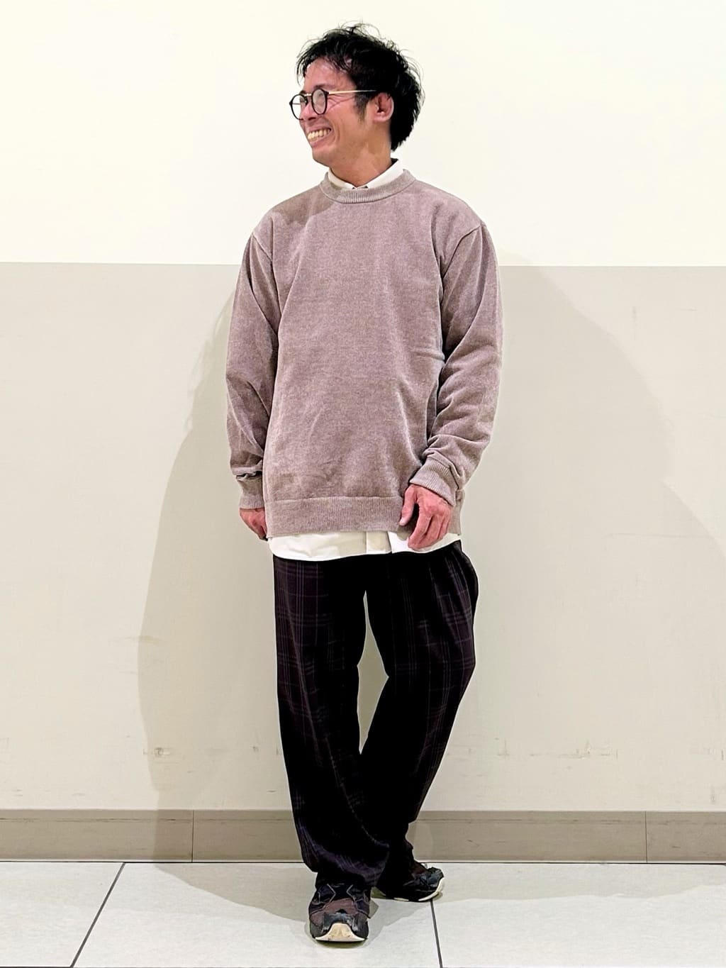 KENJI Iさんの「THE SHOP TK｜【触れるたびに心地良い】ライトモールニット　洗濯機OK/ユニセックスでおすすめ！」を使ったコーディネート