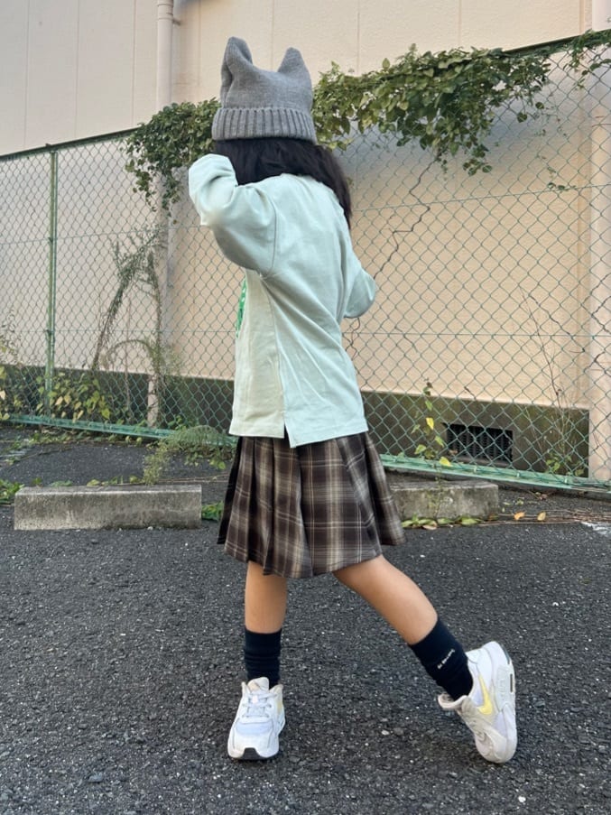 ga_riさんの「THE SHOP TK｜【110－160／6色展開】コットン長袖Ｔシャツ/洗濯機OK」を使ったコーディネート