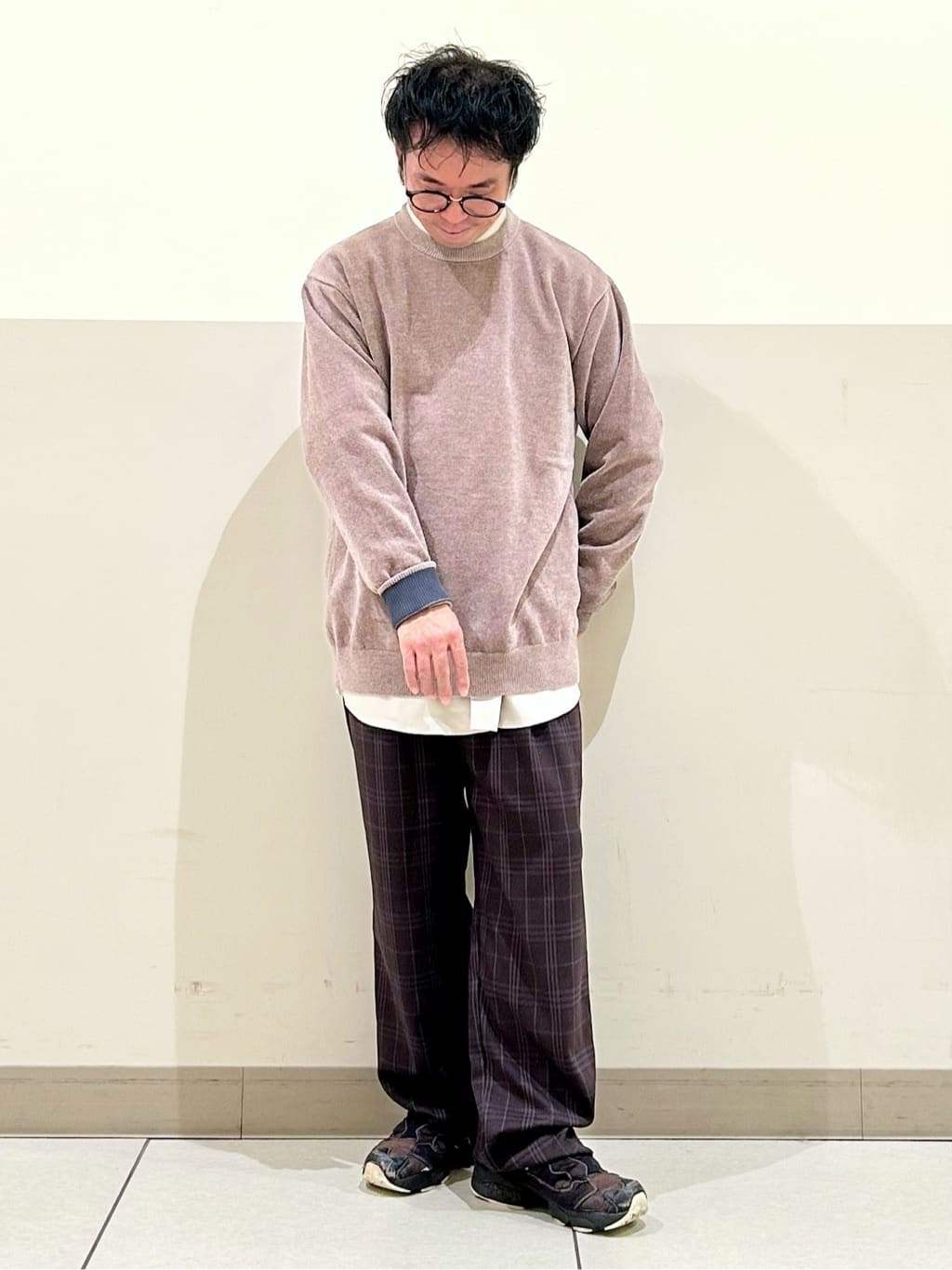 KENJI Iさんの「THE SHOP TK｜【触れるたびに心地良い】ライトモールニット　洗濯機OK/ユニセックスでおすすめ！」を使ったコーディネート
