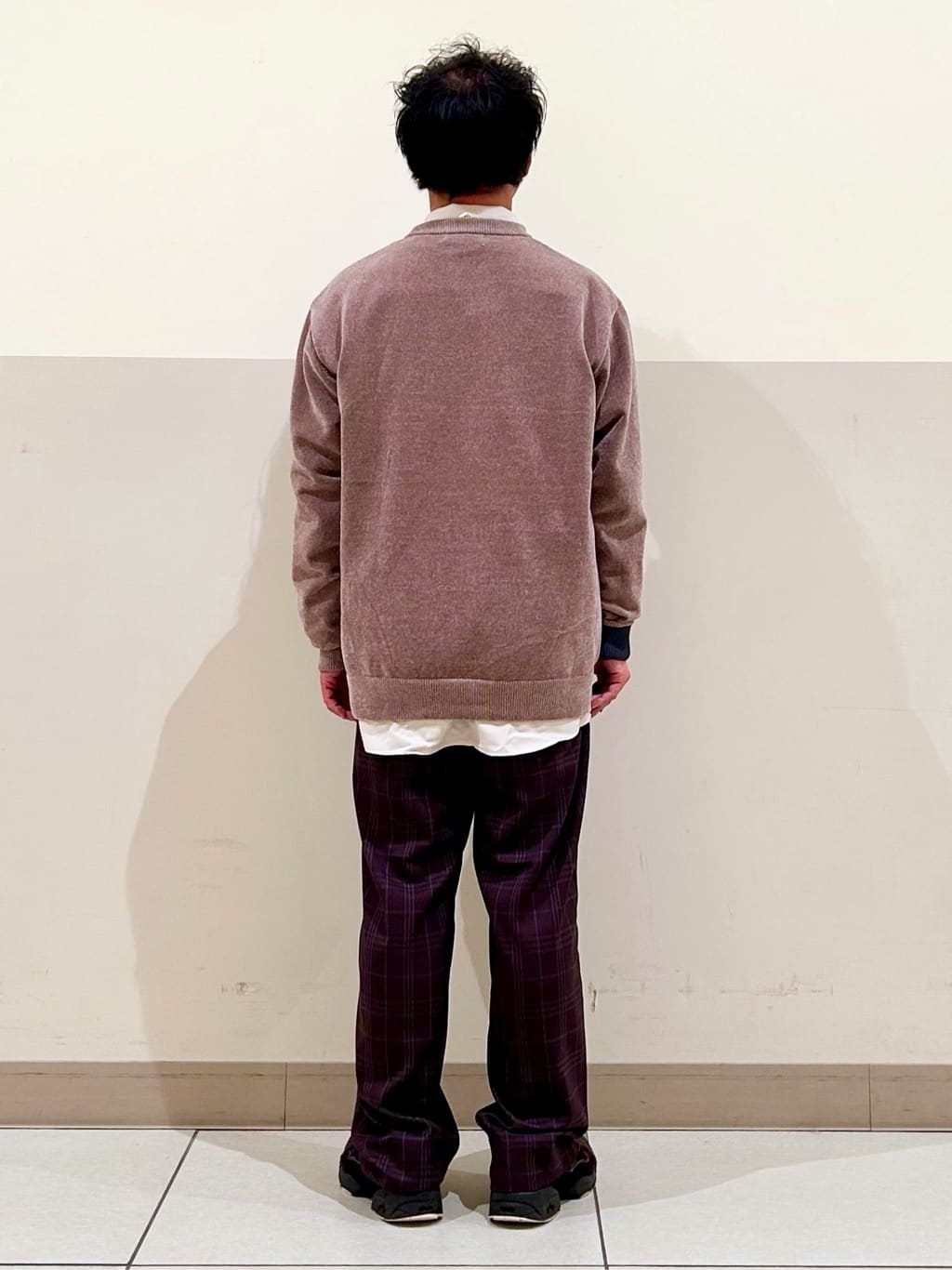 KENJI Iさんの「THE SHOP TK｜【触れるたびに心地良い】ライトモールニット　洗濯機OK/ユニセックスでおすすめ！」を使ったコーディネート