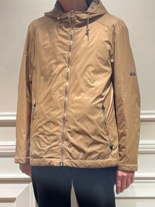 橋本さんの「DRESSTERIOR｜LIMONTA スーパーライト パデッドパーカー」を使ったコーディネート