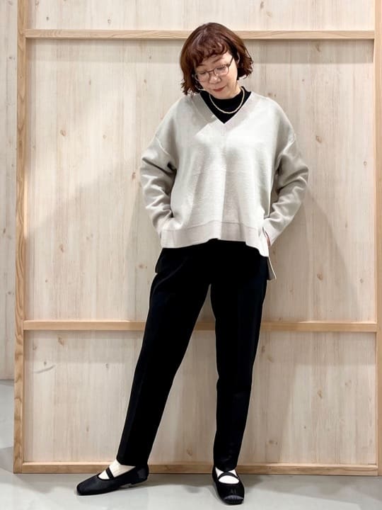 nakoさんの「THE SHOP TK｜【体型カバー】ゆったり サイドスリットニット」を使ったコーディネート