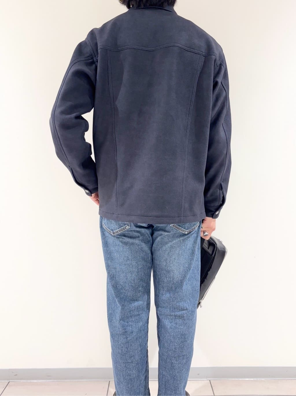 及川さんの「TAKEO KIKUCHI｜ストライプ小花 長袖シャツ」を使ったコーディネート