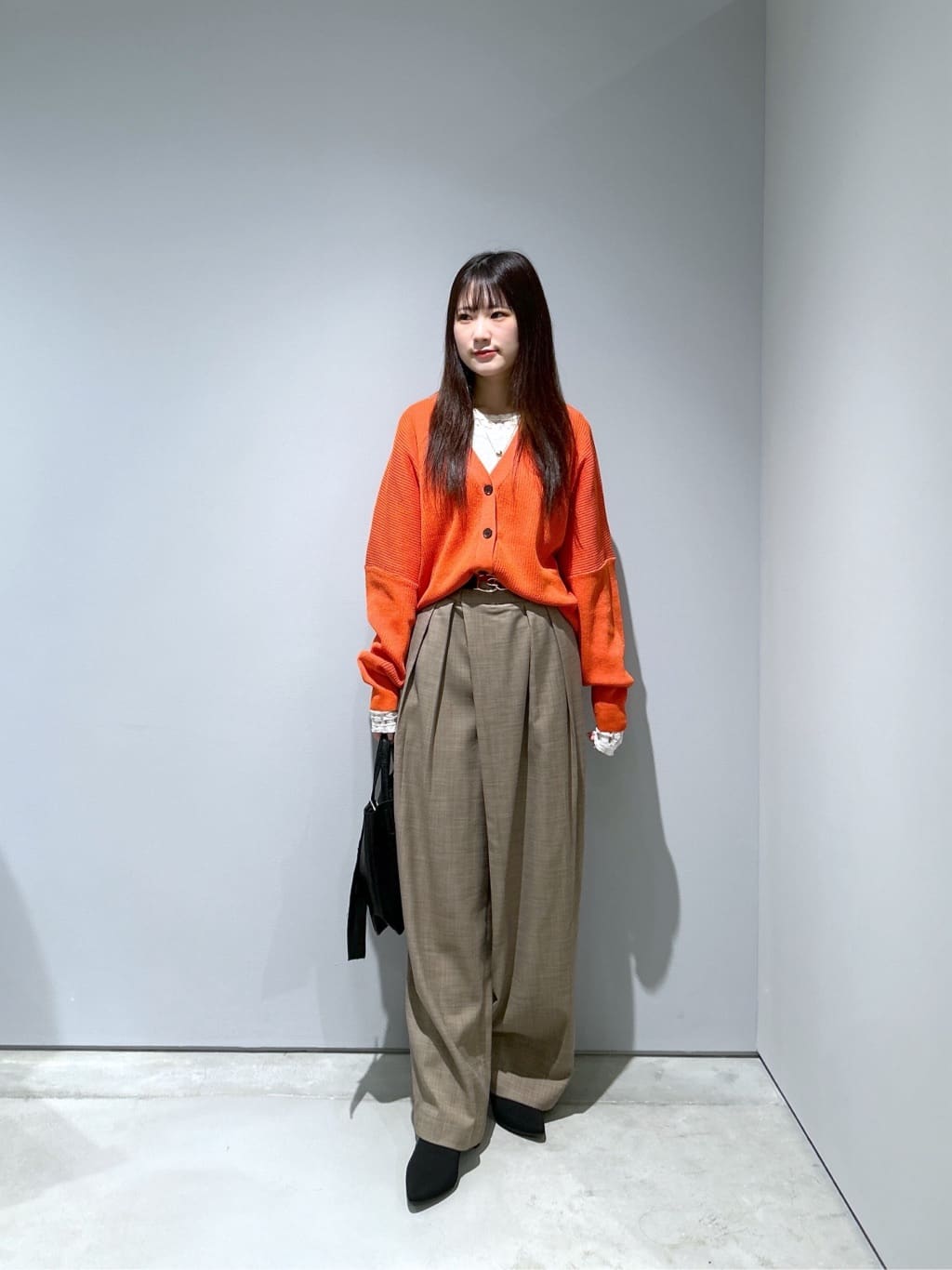 Renoさんの「INDIVI｜センタータックメランジワイドパンツ」を使ったコーディネート