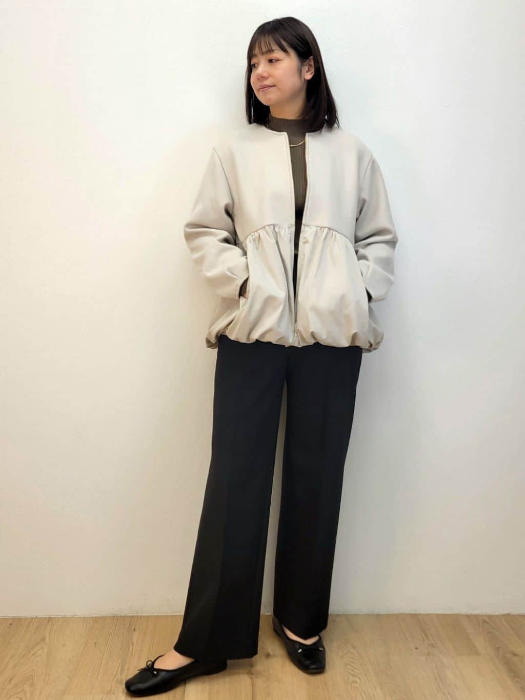 LISAさんの「OPAQUE.CLIP｜ウールライクペプラムドッキングアウター【洗濯機洗い可】」を使ったコーディネート