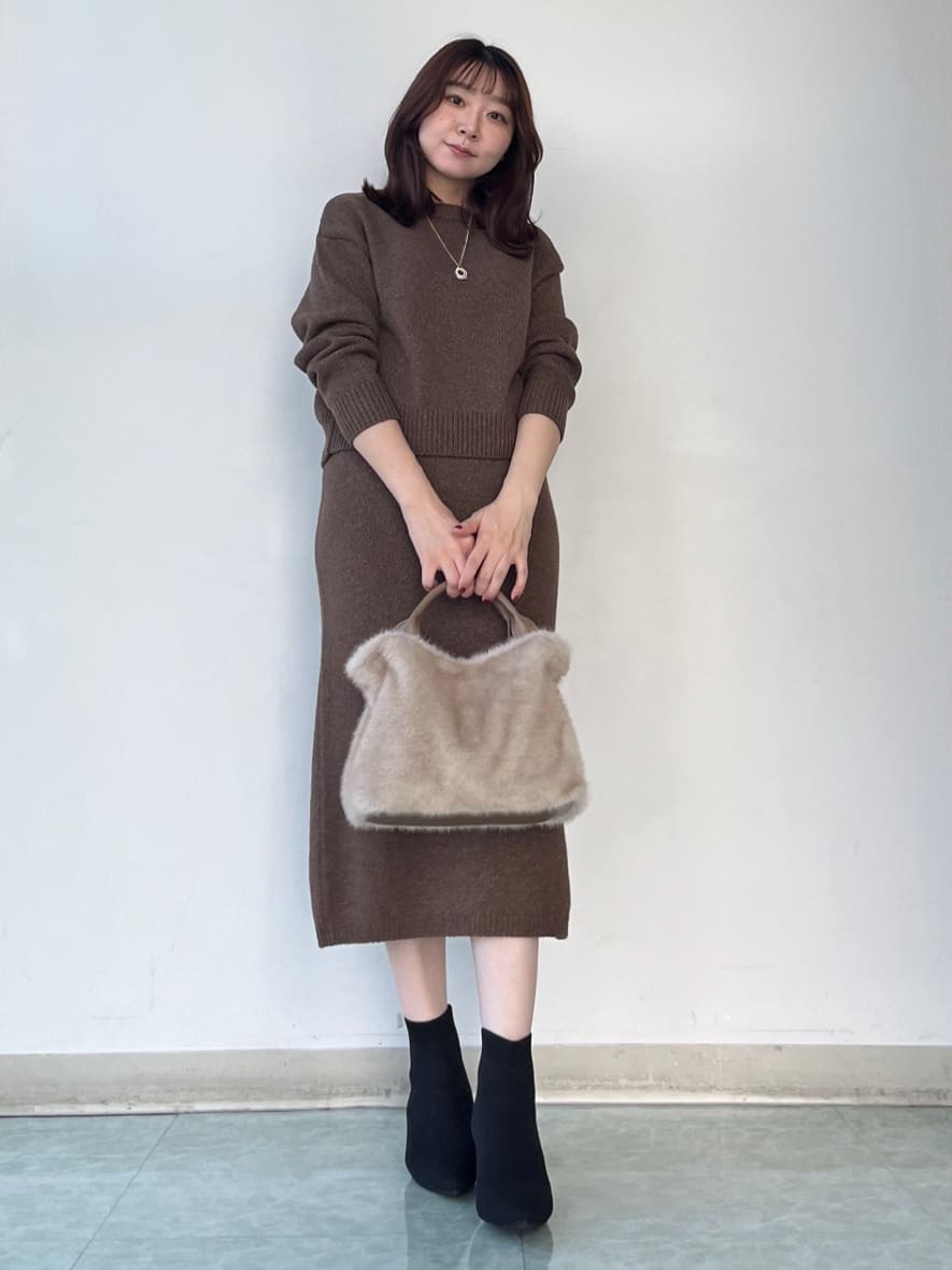 KAHOさんの「UNTITLED｜【セットアップ可/ゆったり】ウール混ラメニット」を使ったコーディネート