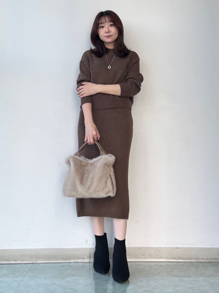 KAHOさんの「UNTITLED｜【セットアップ可/ゆったり】ウール混ラメニット」を使ったコーディネート