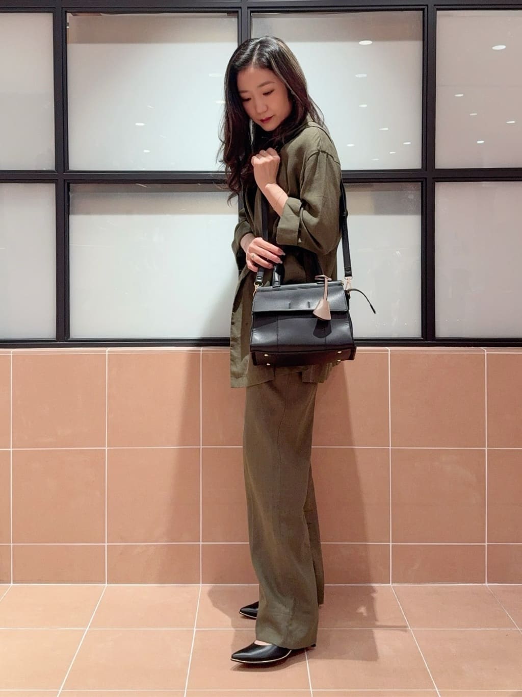 kaoriさんの「ESPERANZA｜【12時間パンプス】約7.5㎝　歩きやすくて疲れにくい」を使ったコーディネート