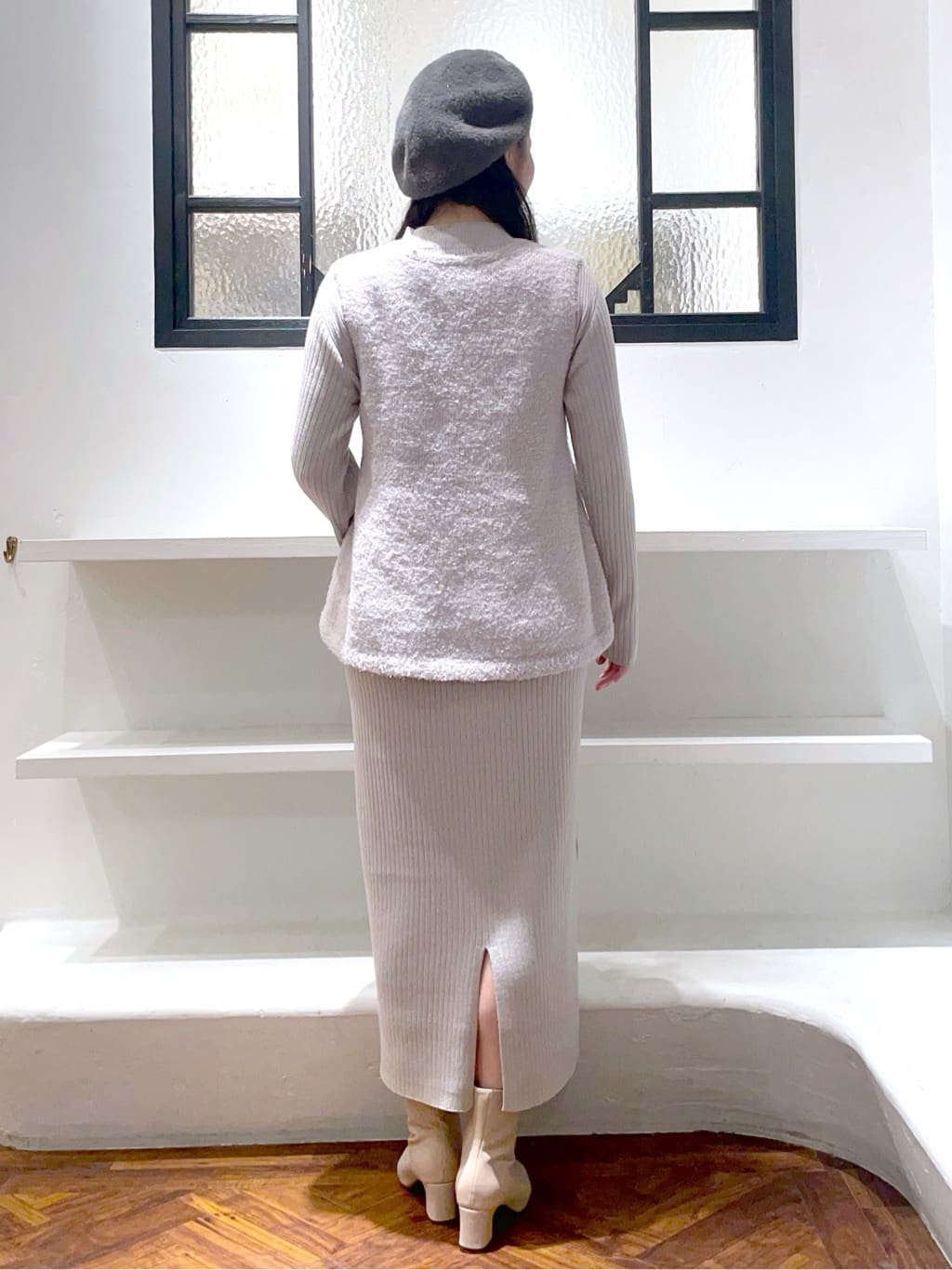 あんりさんの「grove｜【2点SET/体型カバー】一枚で決まる、ペプラムベスト&times;ニットワンピース」を使ったコーディネート