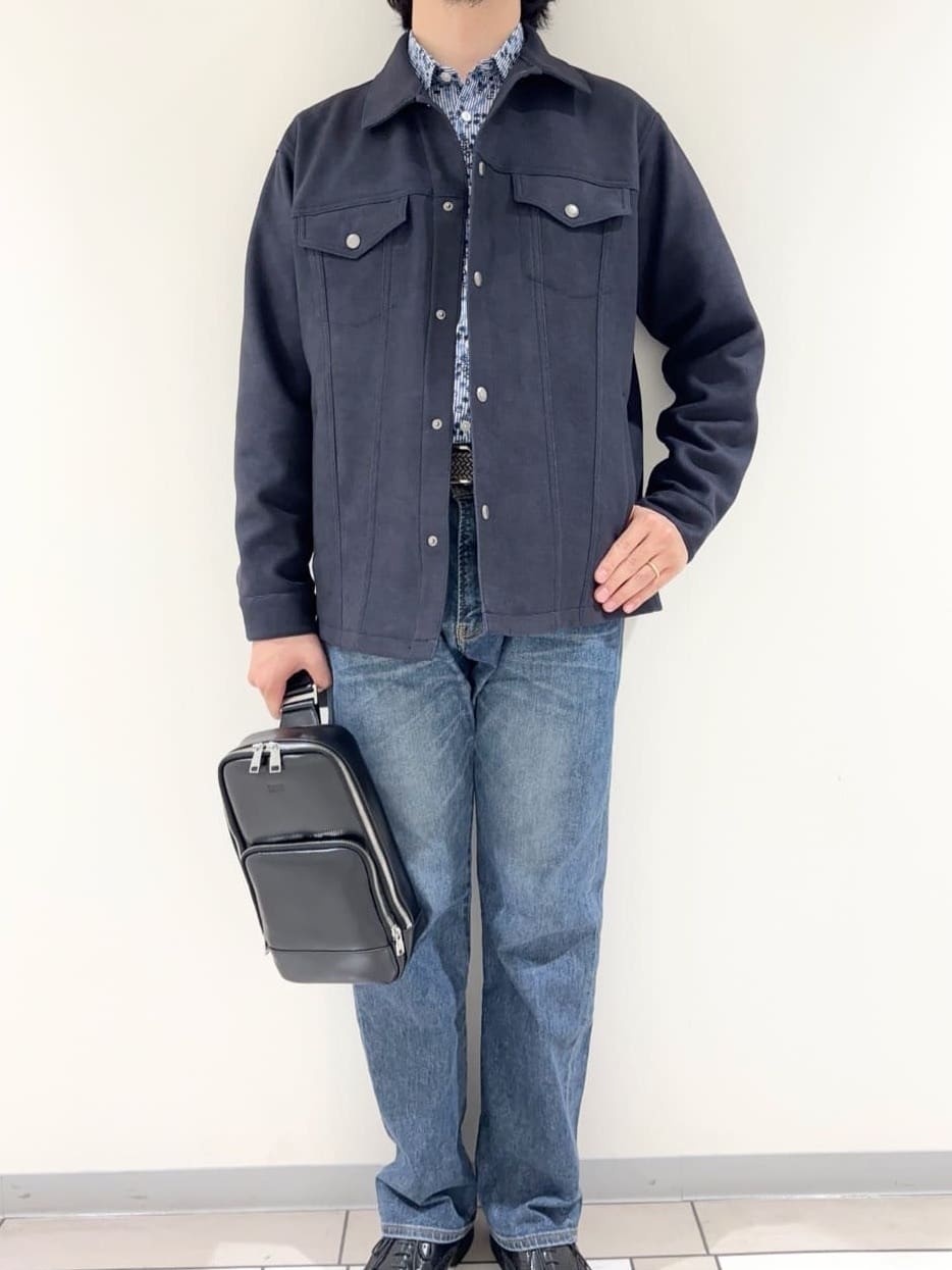 及川さんの「TAKEO KIKUCHI｜ストライプ小花 長袖シャツ」を使ったコーディネート