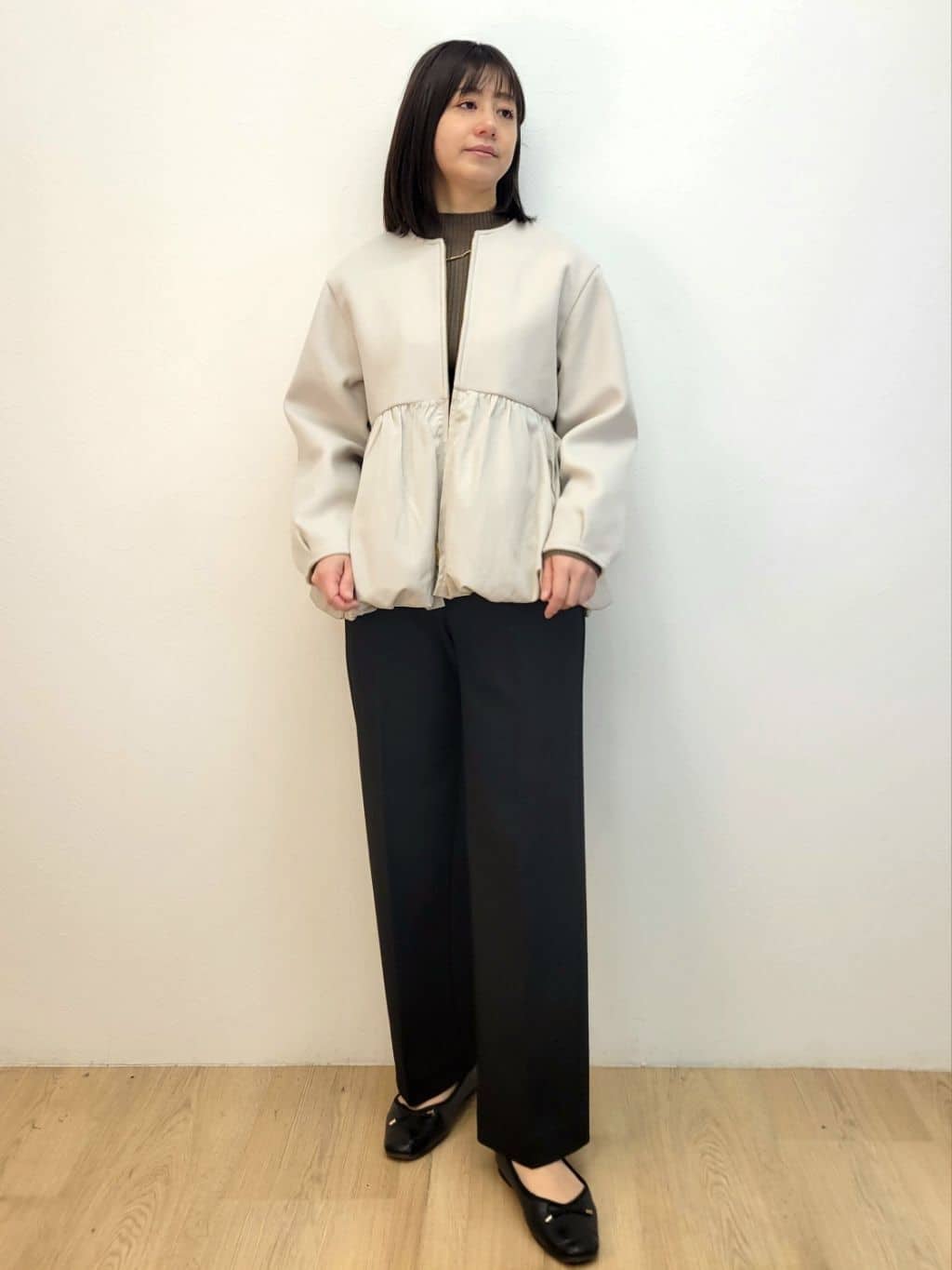 LISAさんの「OPAQUE.CLIP｜ウールライクペプラムドッキングアウター【洗濯機洗い可】」を使ったコーディネート