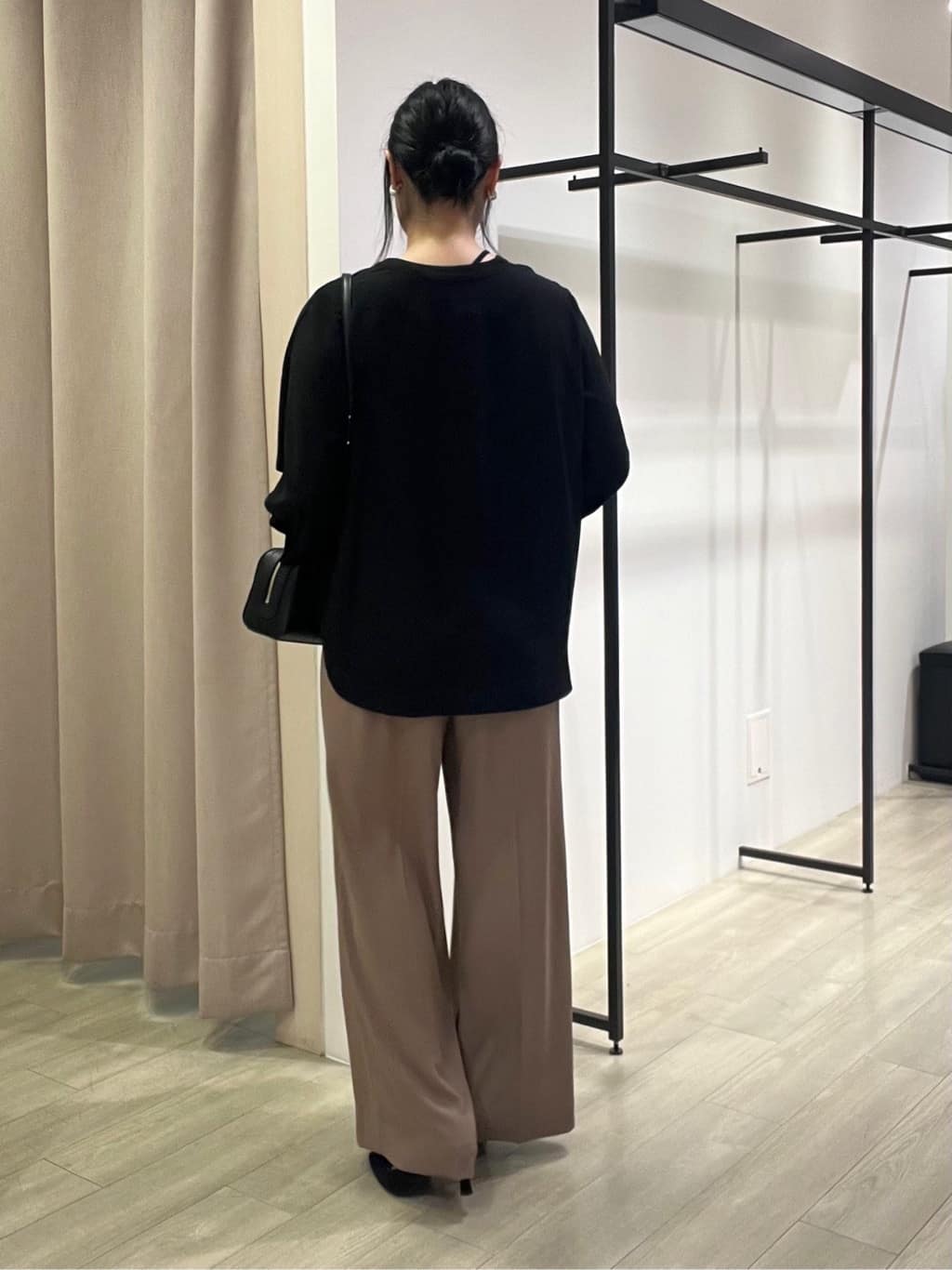 TOMOMIさんの「INDIVI｜【着心地◎！】タックワイドパンツ」を使ったコーディネート