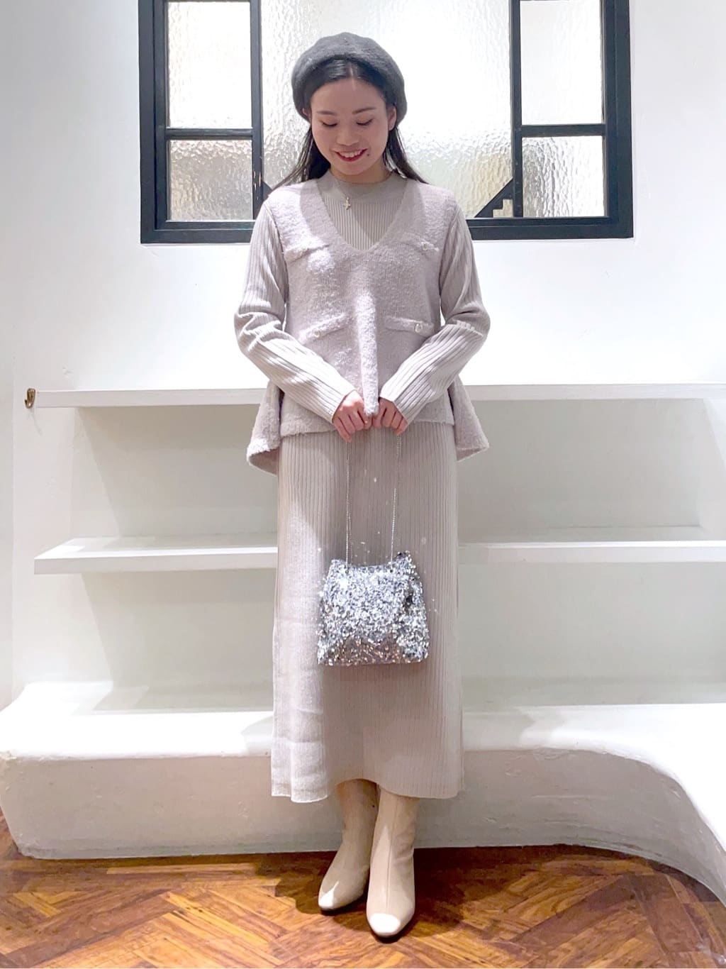 あんりさんの「grove｜【2点SET/体型カバー】一枚で決まる、ペプラムベスト&times;ニットワンピース」を使ったコーディネート