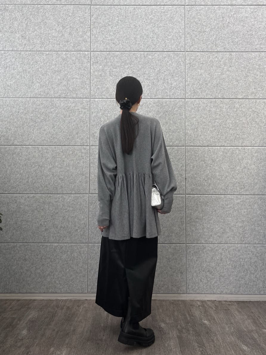 ひなさんの「INDIVI｜【再入荷】ペプラムハイネックニット」を使ったコーディネート