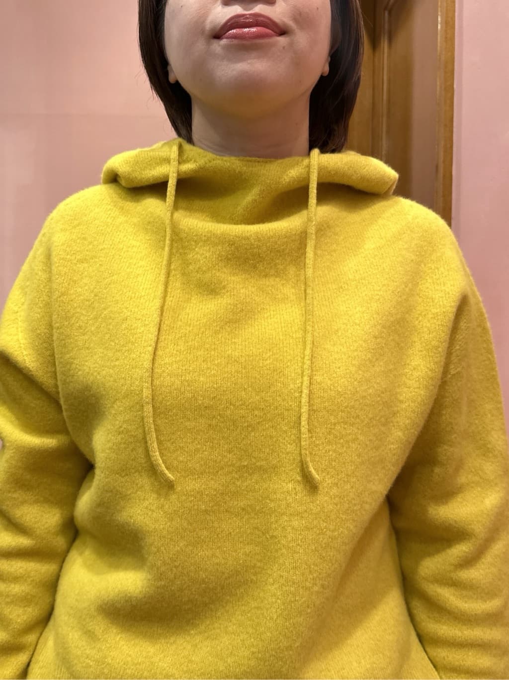 komatsuさんの「DRESSTERIOR｜カシミヤブレンドフードニット」を使ったコーディネート