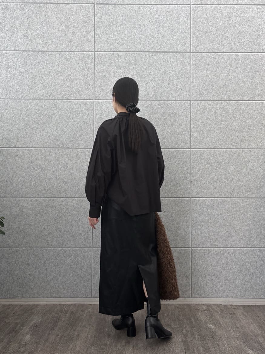 ひなさんの「INDIVI｜タイプライター2Wayボウタイブラウス」を使ったコーディネート