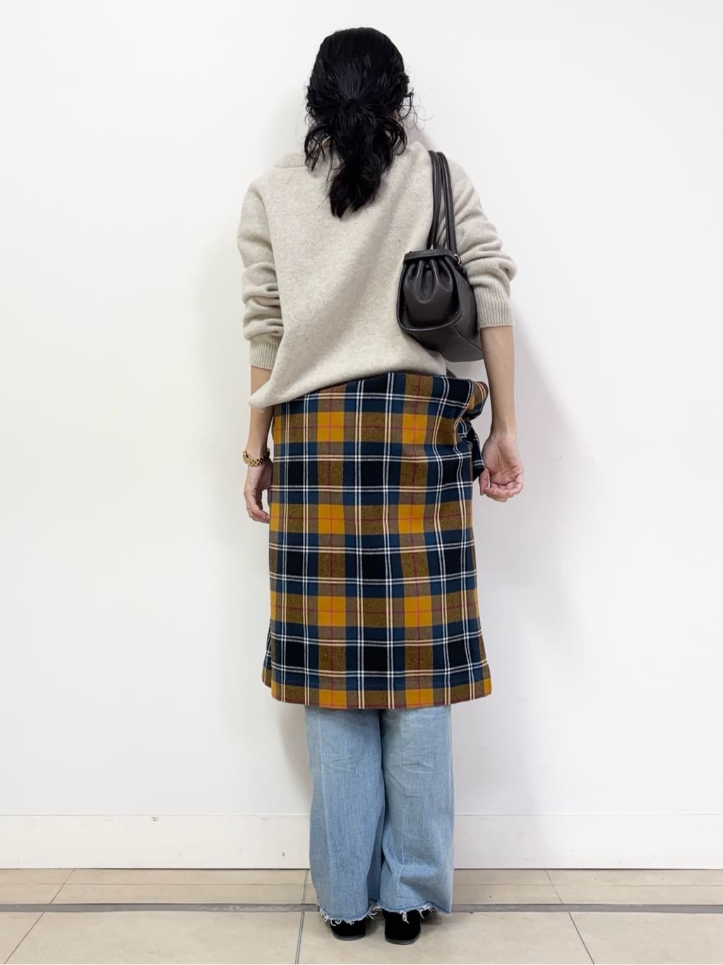 YOKOTAさんの「DRESSTERIOR｜センタープレス ワイドストレートデニム」を使ったコーディネート