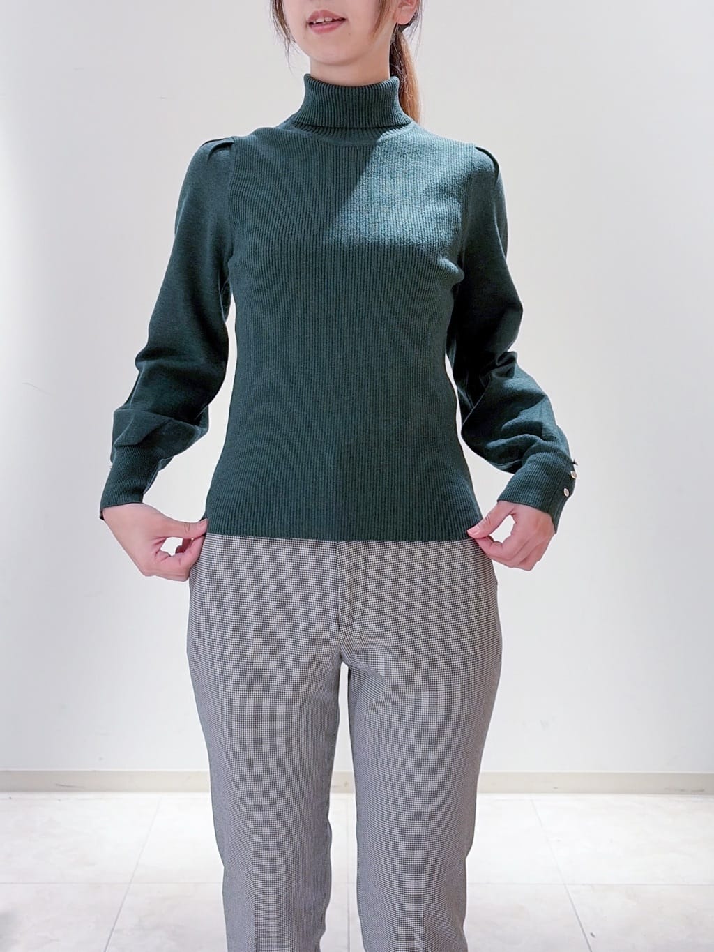 yurinaさんの「index｜ウォームストレッチテーパードパンツ【洗濯機OK／防シワ／吸湿発熱】《XS～3L》」を使ったコーディネート