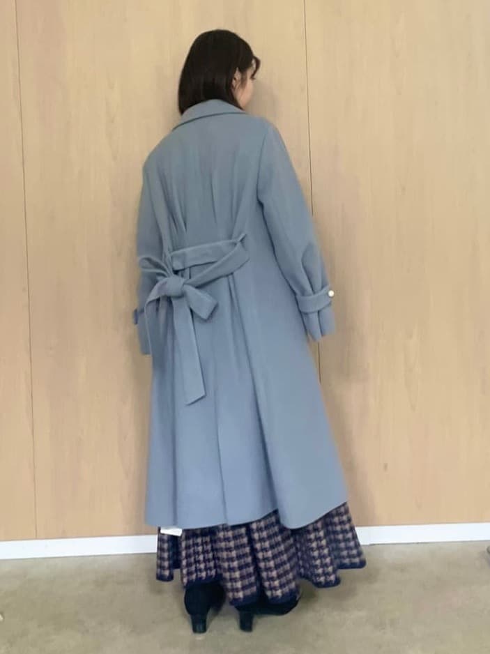 abeさんの「Couture brooch｜【大人上品・ベルト付き】パール調釦チェスターコート」を使ったコーディネート