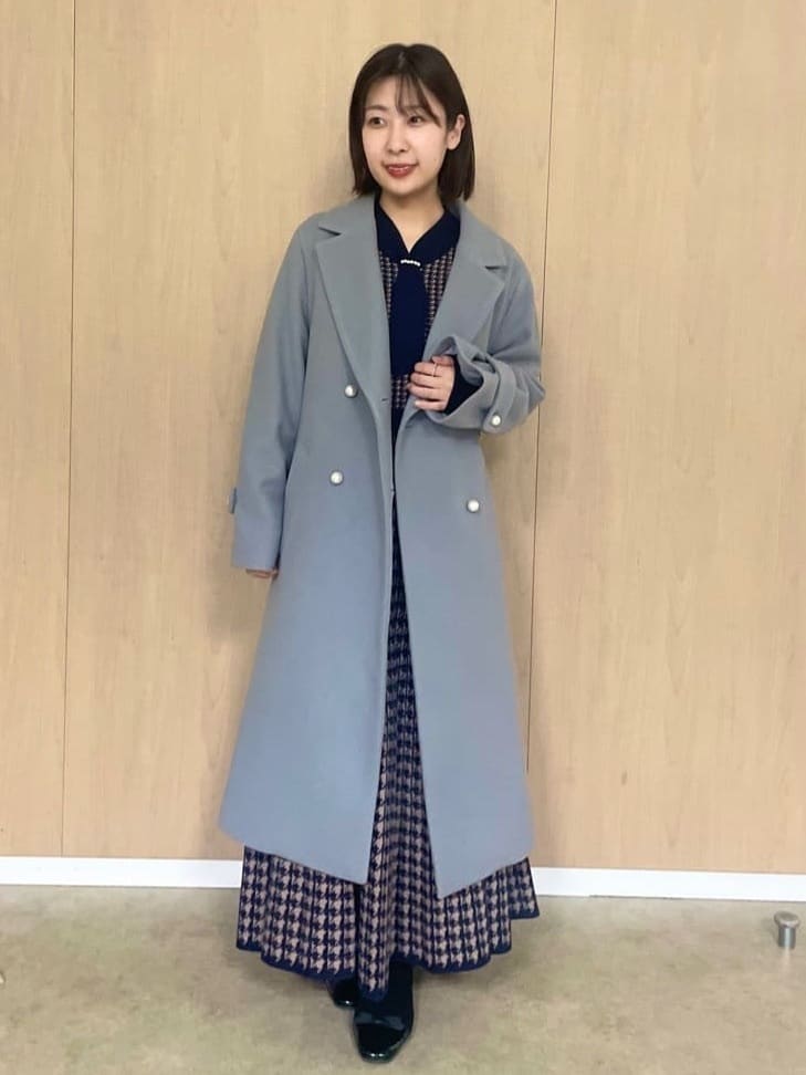 abeさんの「Couture brooch｜【大人上品・ベルト付き】パール調釦チェスターコート」を使ったコーディネート