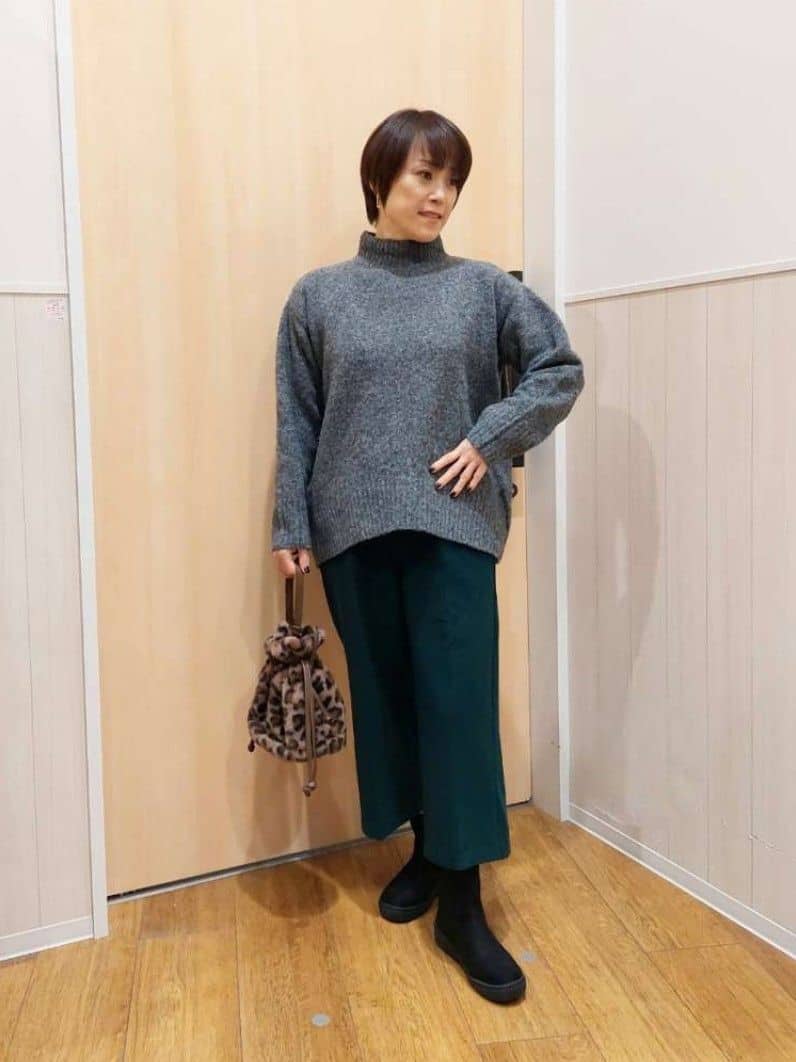 Kさんの「SHOO･LA･RUE｜【洗濯機可/S-LL】インせず着られる ふわふわハイネックニット」を使ったコーディネート