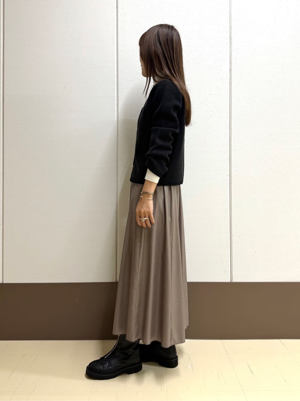 mamiさんの「INDIVI｜【ミニブークレ素材】ジャケットライクカーディガン」を使ったコーディネート