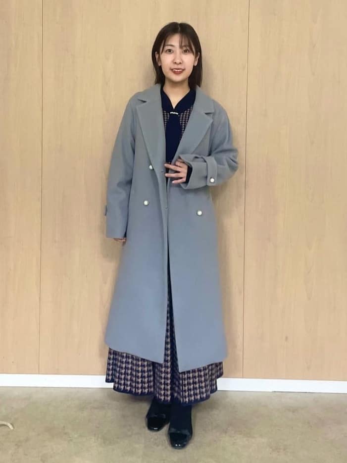 abeさんの「Couture brooch｜【大人上品・ベルト付き】パール調釦チェスターコート」を使ったコーディネート