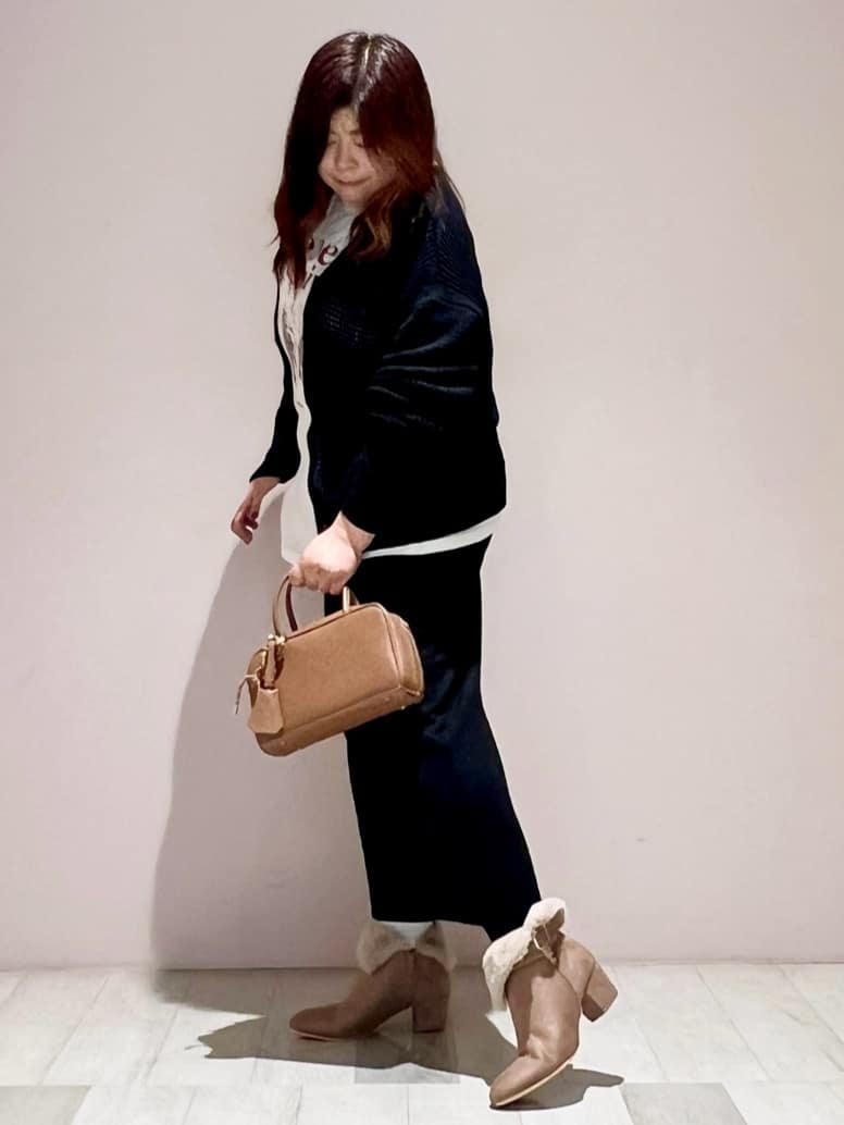 yumiさんの「ESPERANZA｜折り返しフェイクファー2WAYショートブーツ」を使ったコーディネート