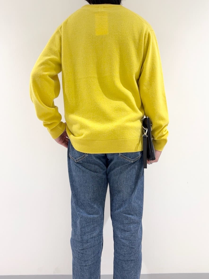 及川さんの「TAKEO KIKUCHI｜【Air Palette Knit】ワンポイント カラーニット プルオーバー」を使ったコーディネート