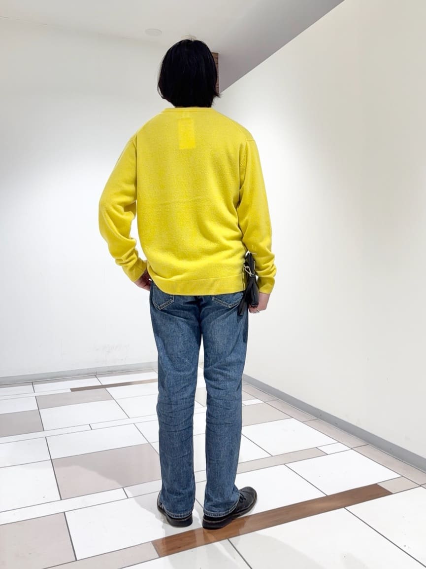 及川さんの「TAKEO KIKUCHI｜【Air Palette Knit】ワンポイント カラーニット プルオーバー」を使ったコーディネート