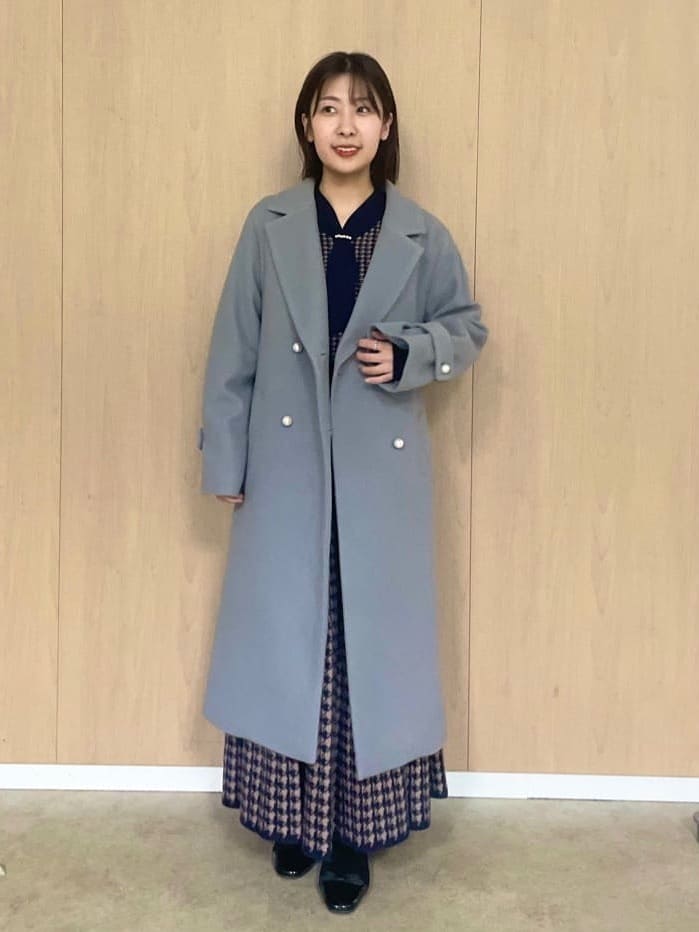 abeさんの「Couture brooch｜【大人上品・ベルト付き】パール調釦チェスターコート」を使ったコーディネート