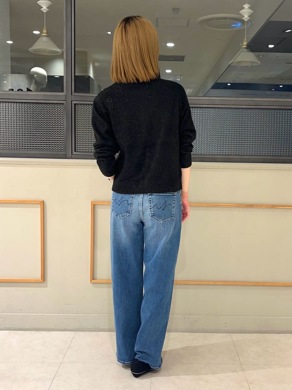 kumiさんの「INDIVI｜【褒められデニム】ワイドストレート デニムパンツ」を使ったコーディネート