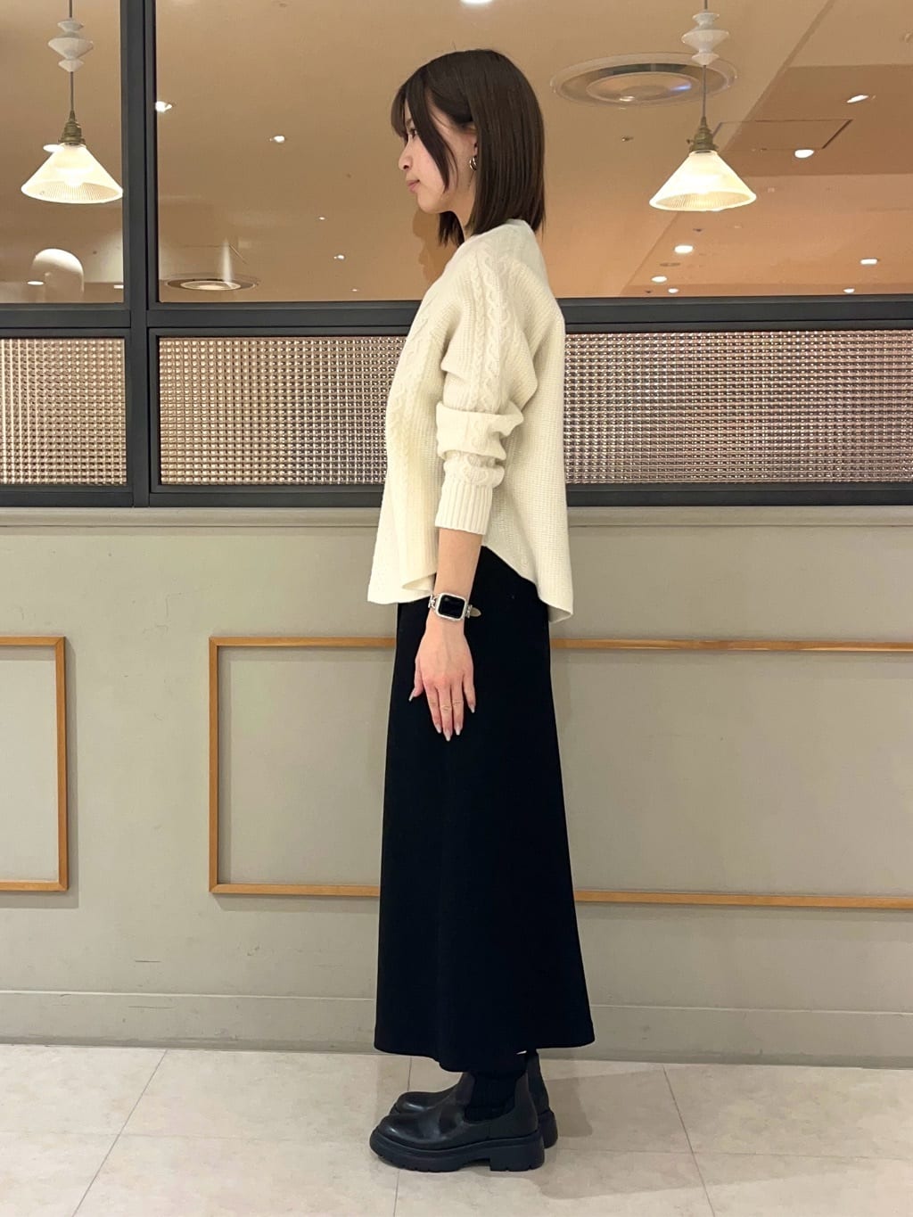 kumiさんの「INDIVI｜【洗える】ケーブルデザイン ラウンドヘムニット」を使ったコーディネート