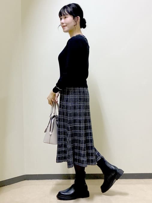  beni_gingerさんの「Reflect｜【コートインでもすっきり◎】チェック柄ニットドッキングワンピース」を使ったコーディネート