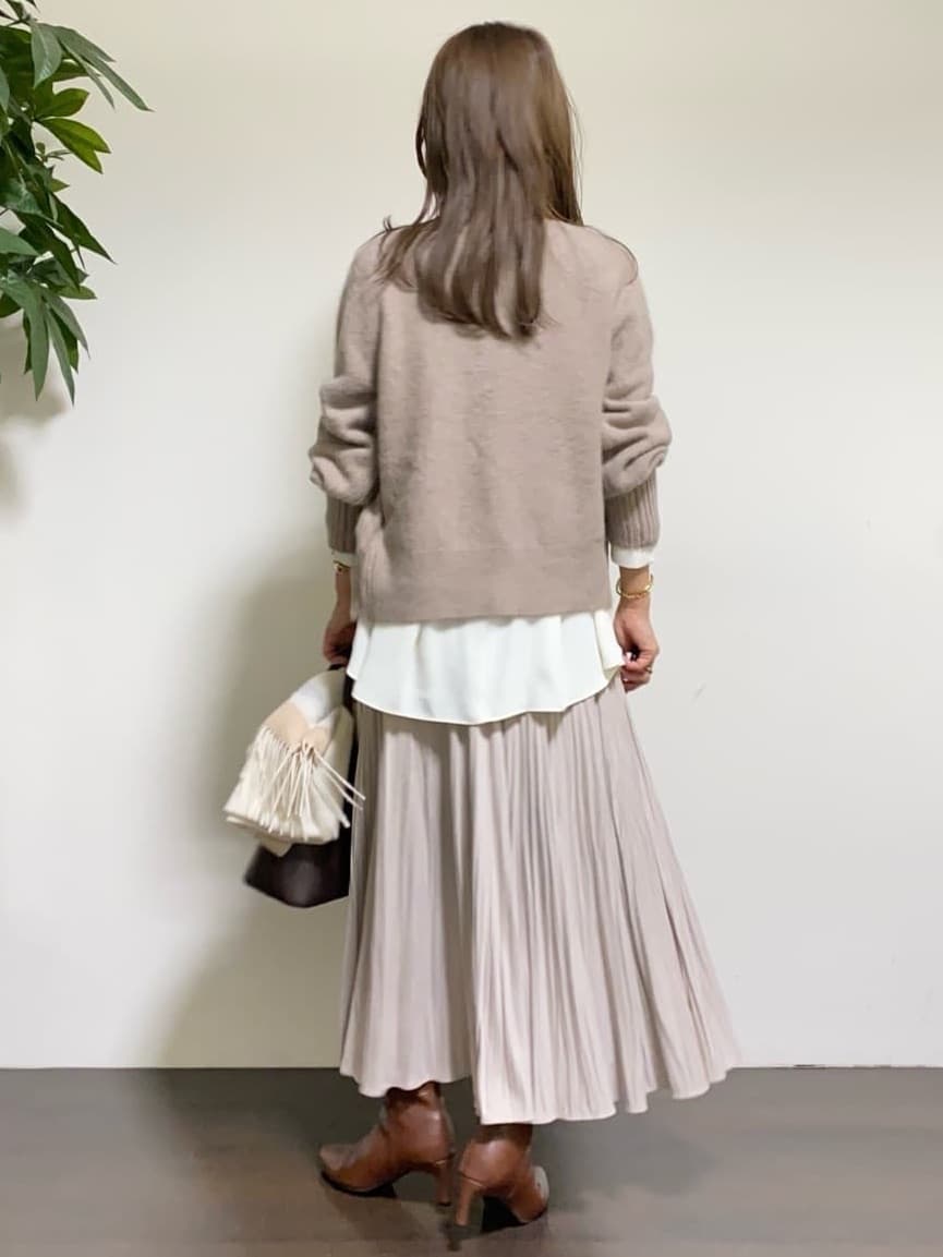 tomoさんの「UNTITLED｜【ふわふわニット/前後2WAY】フォックスカシミヤカーディガン」を使ったコーディネート