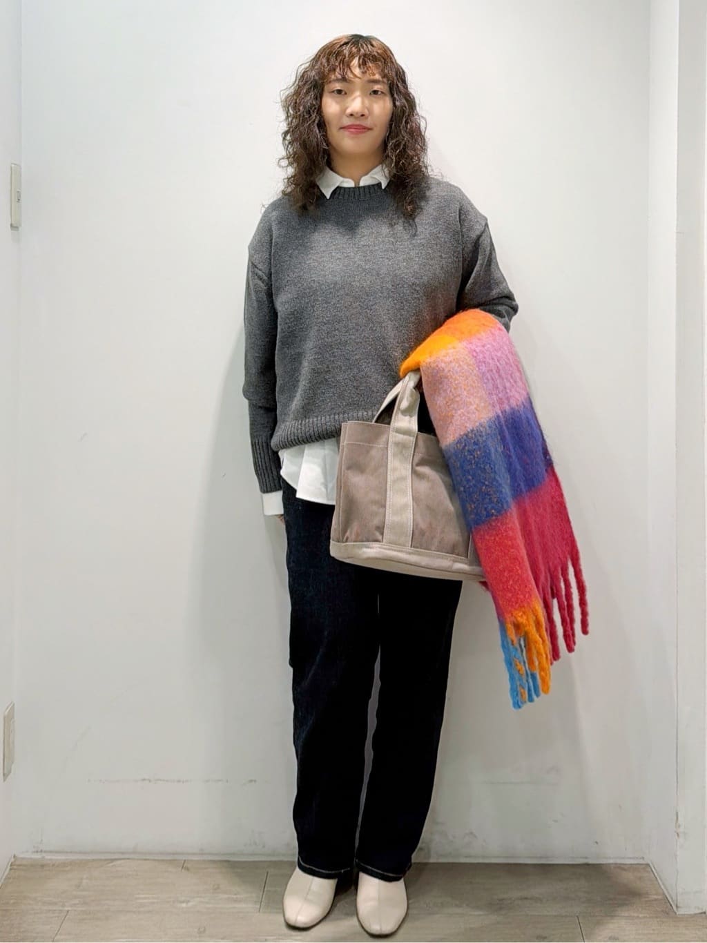 sumicaさんの「OPAQUE.CLIP｜ポケット刺繍レギュラーカラーシャツ【洗濯機OK】」を使ったコーディネート