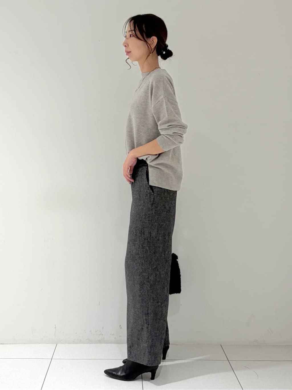shioriさんの「INDIVI｜【洗える／カシミヤ混】ボトルネック ドルマンスリーブニット」を使ったコーディネート