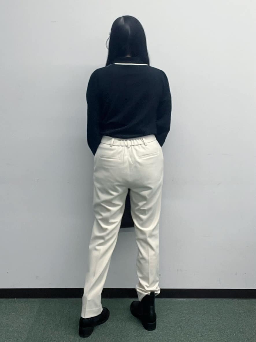 Hitomiさんの「index｜ゴールドパーツ付きボウタイニット【洗濯機OK】《10col／XS～LL》」を使ったコーディネート