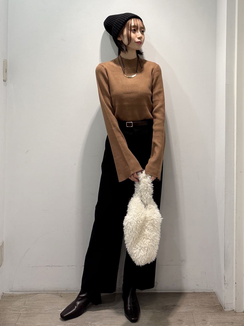 ぶまりんさんの「OPAQUE.CLIP｜ロゴ入りリブニットワッチ」を使ったコーディネート