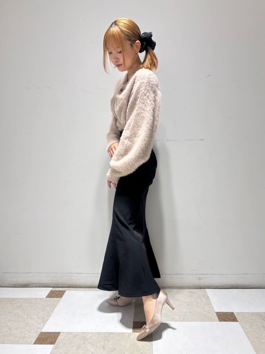 せらら⭐️さんの「ESPERANZA｜【12時間パンプス】約7．5cm／ビジューベルト パーティ-結婚式に最適」を使ったコーディネート