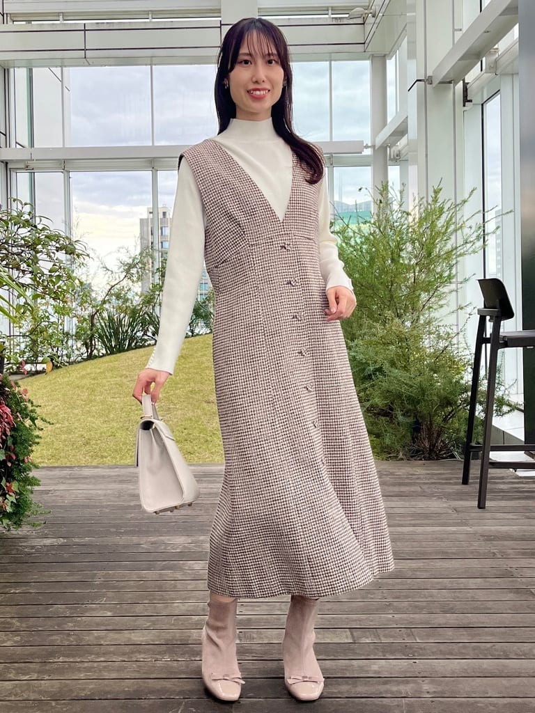 はばさんの「Couture brooch｜【多機能・フェミニン】パール調リブニット」を使ったコーディネート