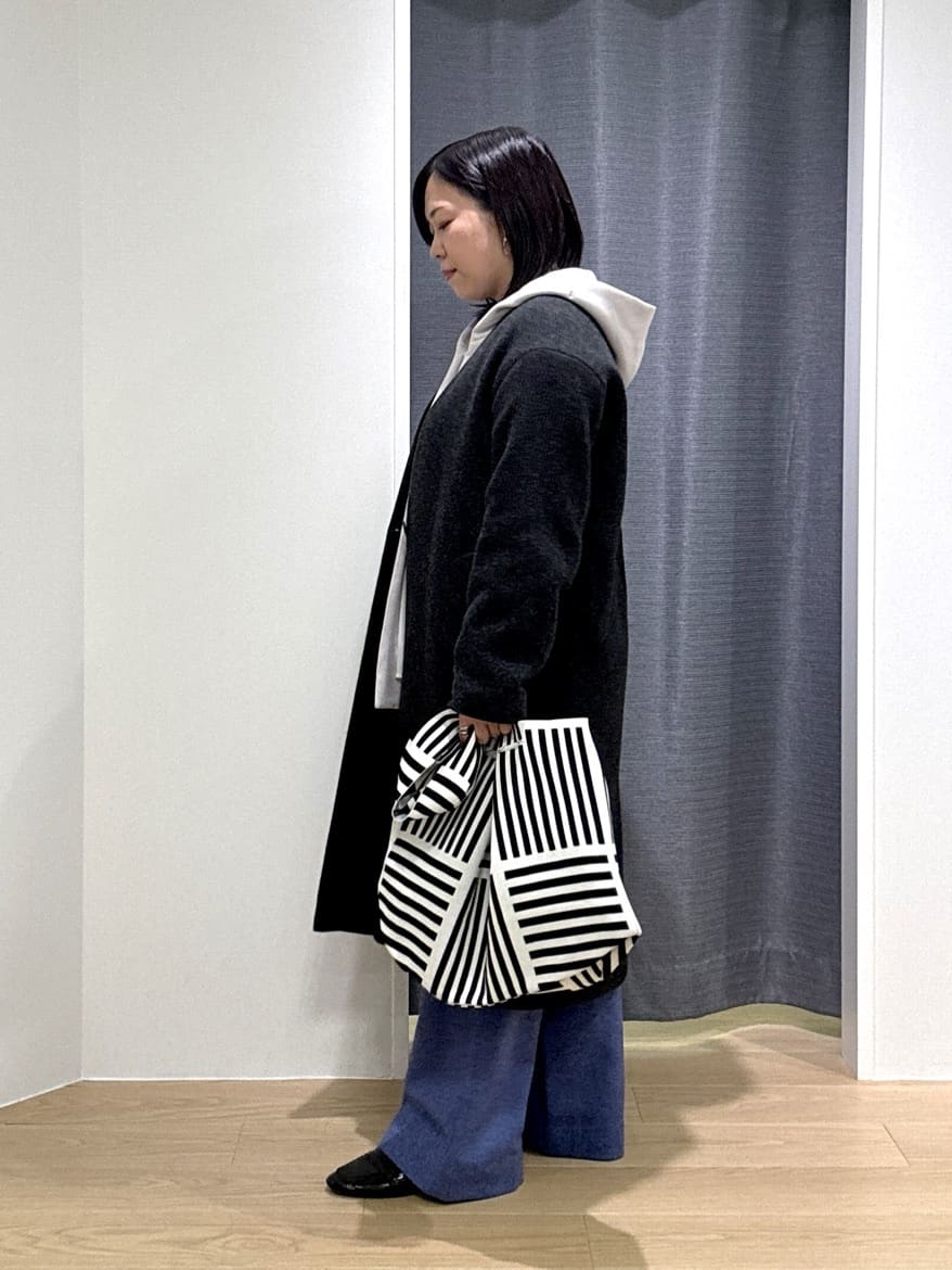 Akiさんの「INDIVI｜【軽量／ウール混】ライトフォルム ロングコート」を使ったコーディネート