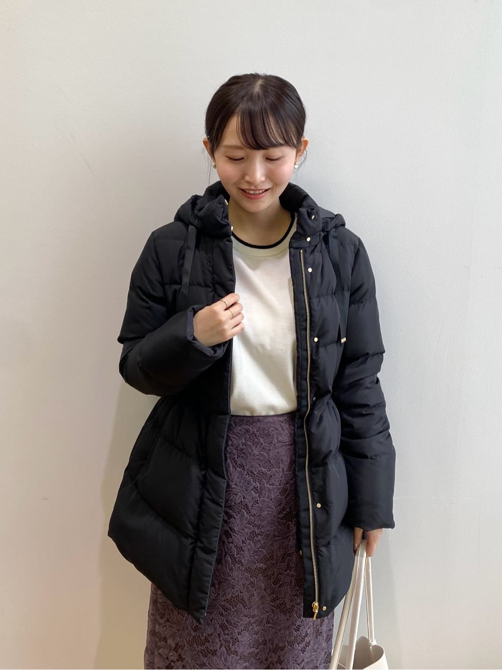 みさかさんの「index｜KAWADAダウンドロストミドルコート【撥水／洗濯機OK／2WAY／静電気防止裏地】《XS～3L》」を使ったコーディネート