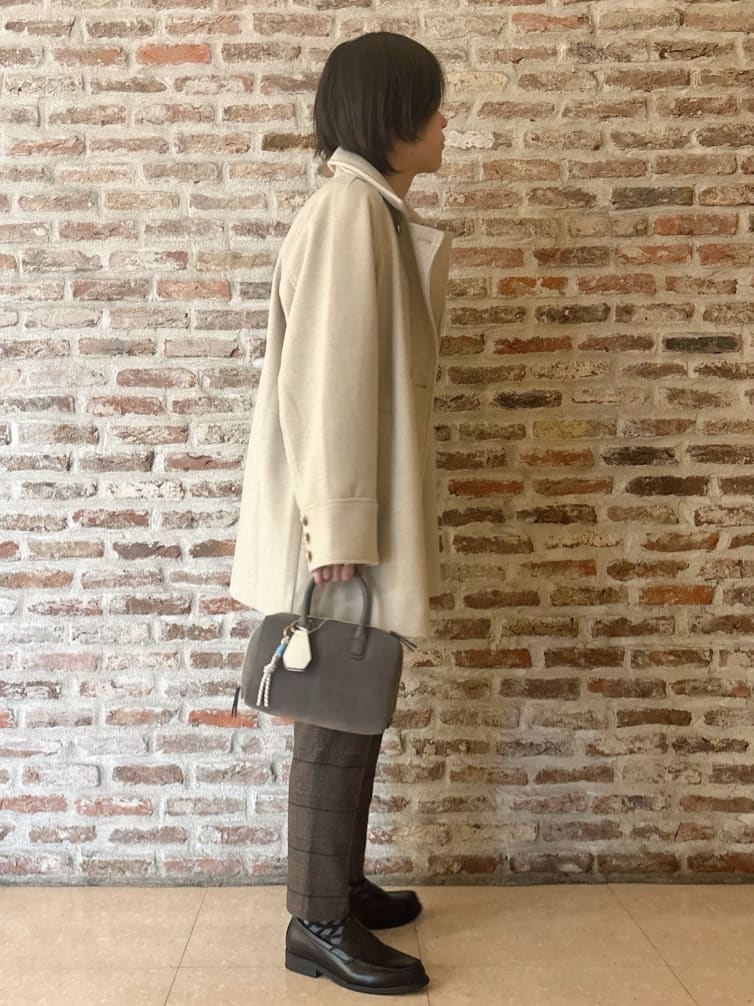 しばさんの「THE SHOP TK｜クラシカルな装い ウールライクスタンドカラーコート」を使ったコーディネート
