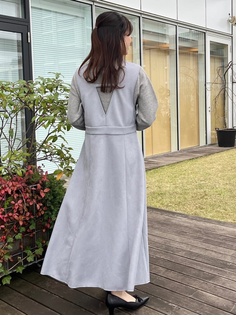 はばさんの「Couture brooch｜【ゆるふわ・通勤】リッシュアンゴラ バックパール調ニット」を使ったコーディネート