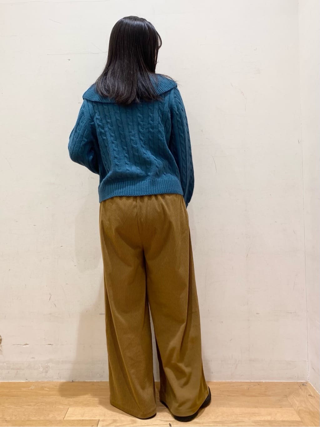 みなみさんの「OPAQUE.CLIP｜ビック襟ケーブルニット【洗濯機OK／抗ピル】」を使ったコーディネート