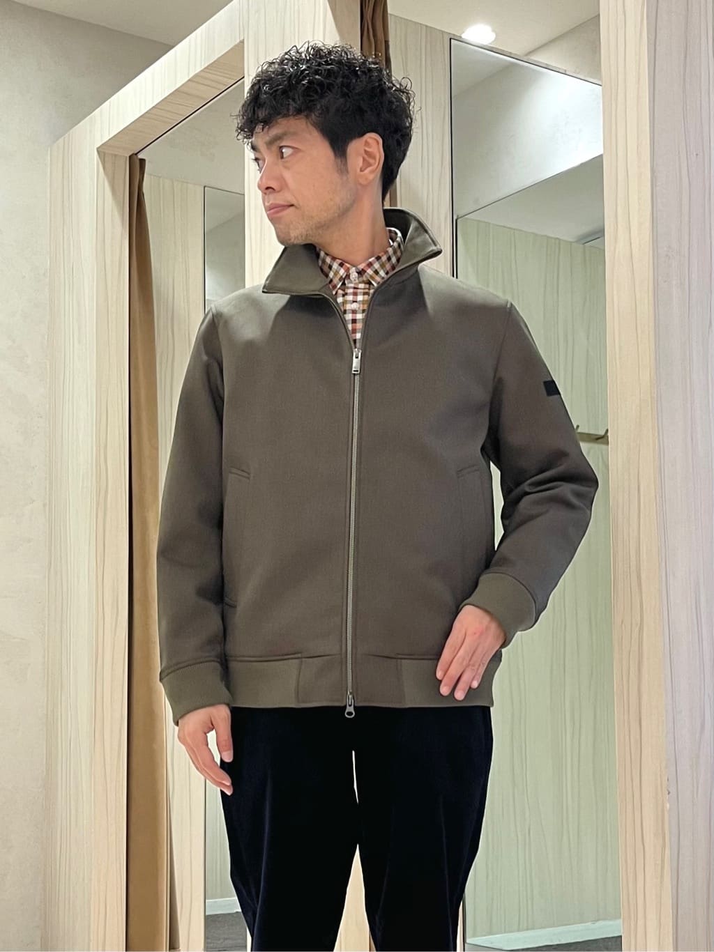 URAさんの「TAKEO KIKUCHI｜【JUST ONE LAYER】ダウンファブリック ジップアップ リブ ブルゾン」を使ったコーディネート