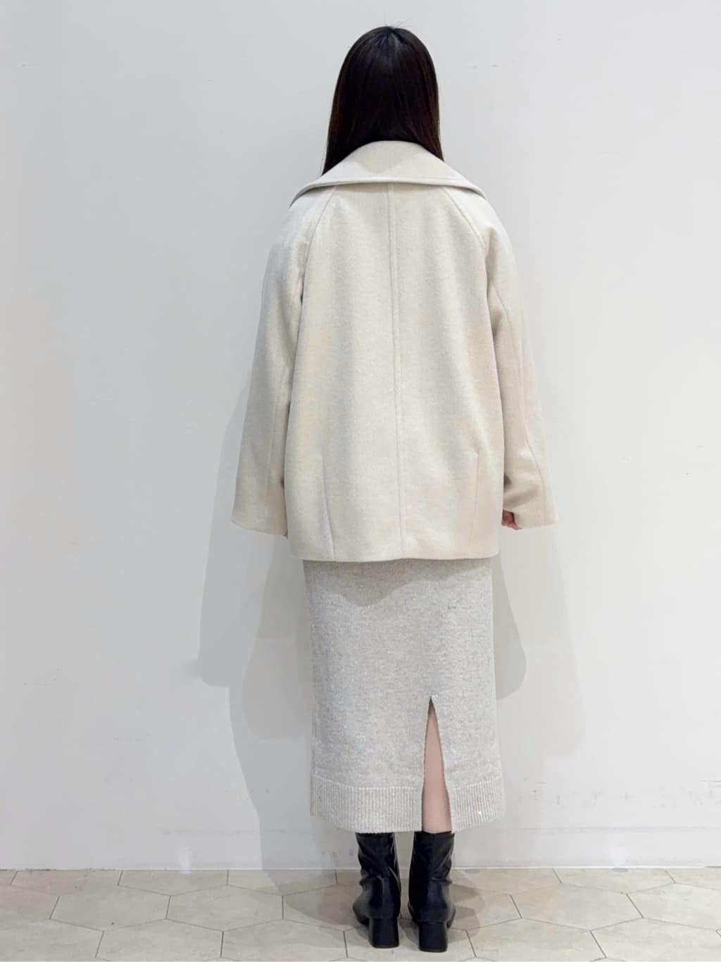 EMIRIさんの「OPAQUE.CLIP｜カシミヤブレンドウールミドルピーコート」を使ったコーディネート
